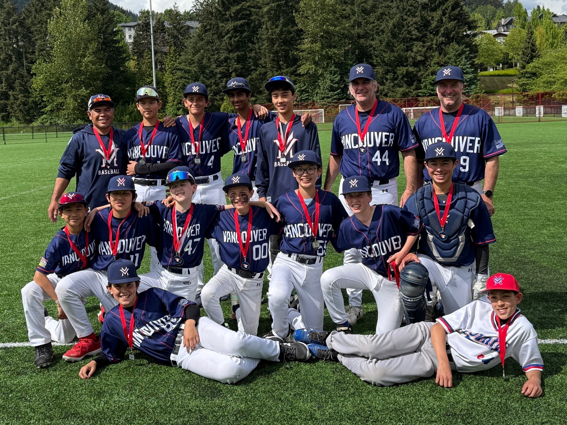 13U AA Expos lined up for medals at the Jevon Clarke Memorial Tournament.